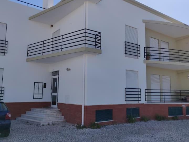 Guestready - Charming Accents Near The Beach Apartment Сесимбра Екстериор снимка